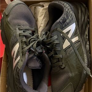 New Balance Men's Black and Gray Sneakers